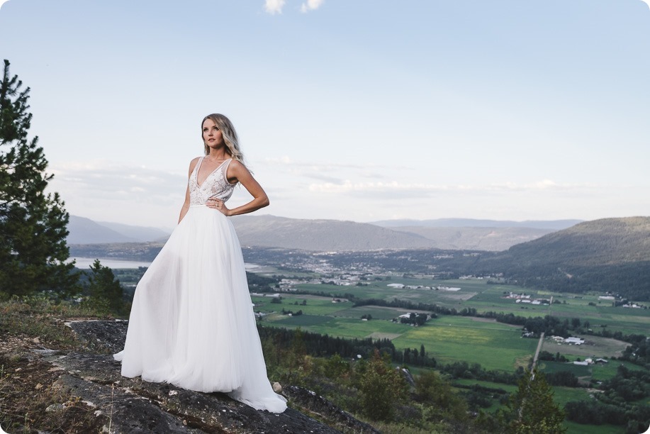 Okanagan-Barn-wedding_Dolan-Creek-Farm_vintage-decor_Salmon-Arm_Okanagan-photographer__by-Kevin-Trowbridge-photography_Kelowna_201827