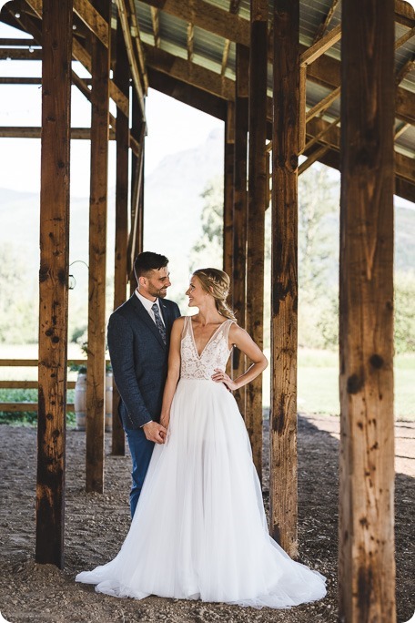 Okanagan-Barn-wedding_Dolan-Creek-Farm_vintage-decor_Salmon-Arm_Okanagan-photographer__by-Kevin-Trowbridge-photography_Kelowna_175532