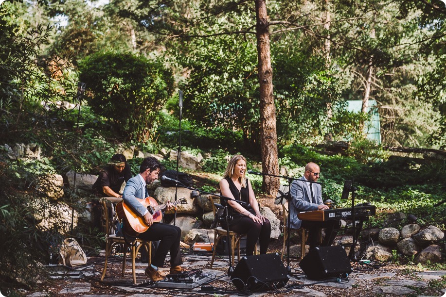 Caldwell-Heritage-Farm-wedding_Kelowna_Okanagan-photographer_Kenzie-and-James__by-Kevin-Trowbridge-photography_Kelowna_163647