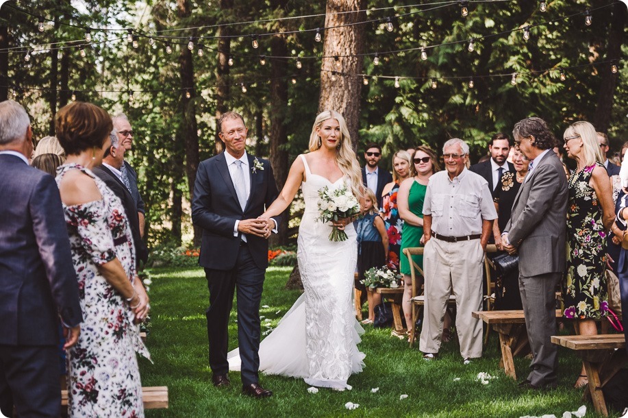 Caldwell-Heritage-Farm-wedding_Kelowna_Okanagan-photographer_Kenzie-and-James__by-Kevin-Trowbridge-photography_Kelowna_173342