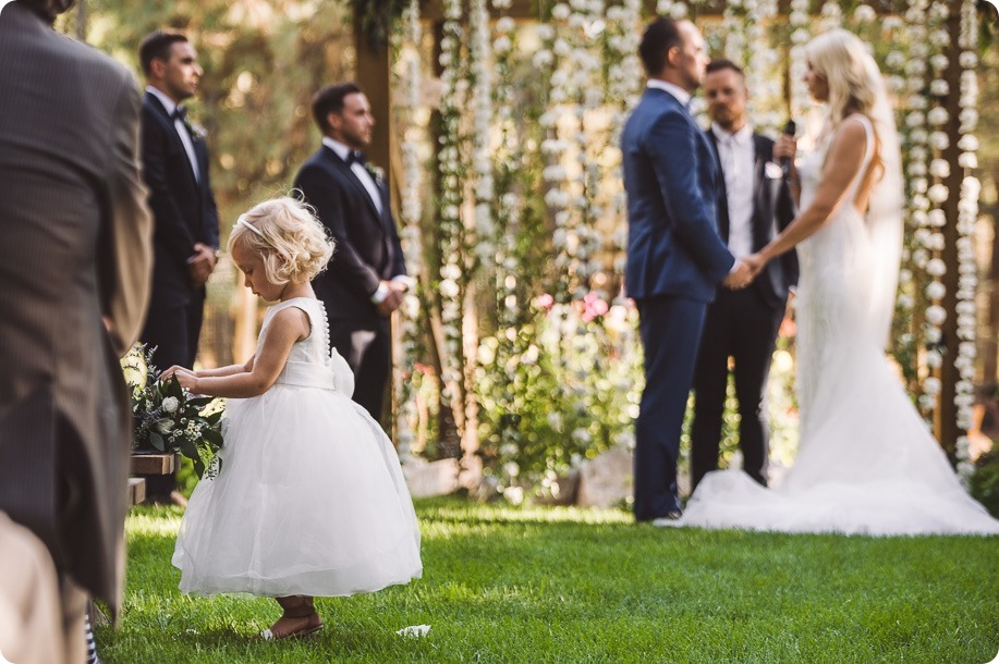 Caldwell-Heritage-Farm-wedding_Kelowna_Okanagan-photographer_Kenzie-and-James__by-Kevin-Trowbridge-photography_Kelowna_175210